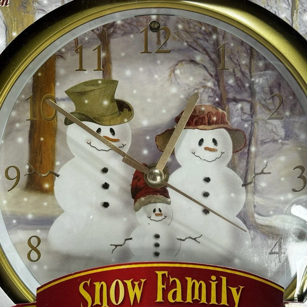 Mark Feldstein Snow Family Musical Christmas Carol Clock 12 Songs Dark Sensor